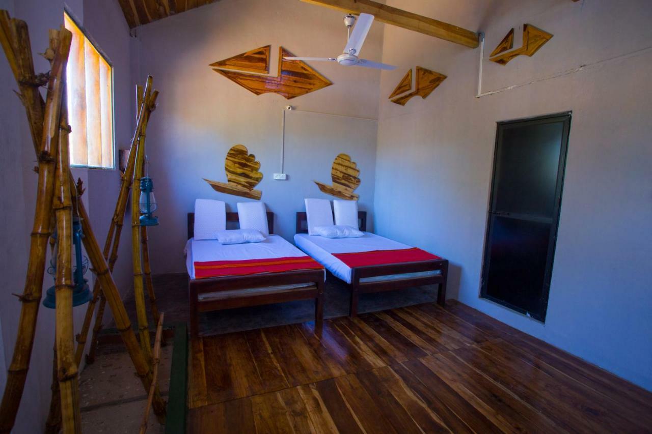 Neem Garden Guest House Batticaloa Room photo